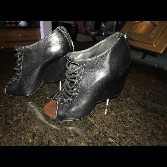 Givenchy-Nissa-PEEP-Toe-Ankle-BOOTIES - Picture 2 of 3